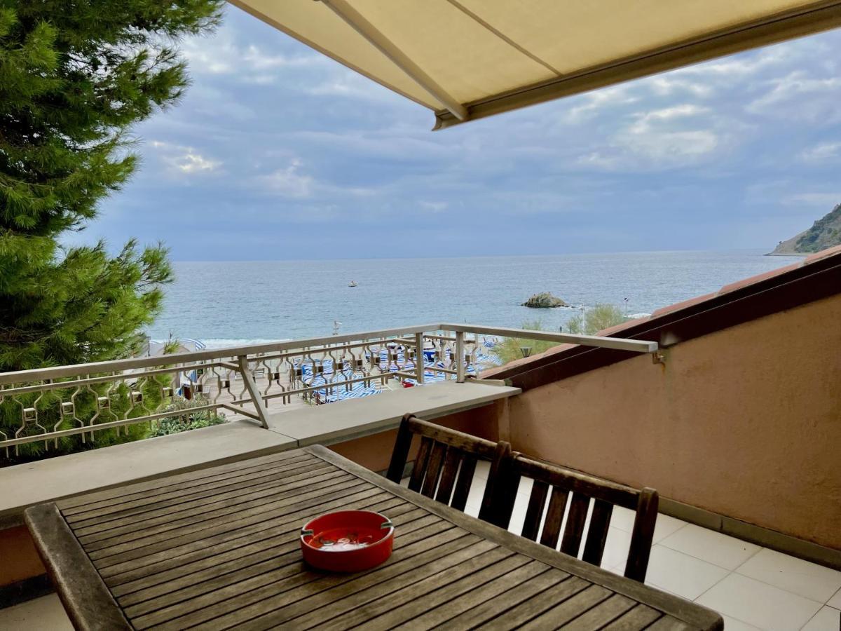 Sixties Sun & Sea Monterosso Apartment Monterosso al Mare Bagian luar foto